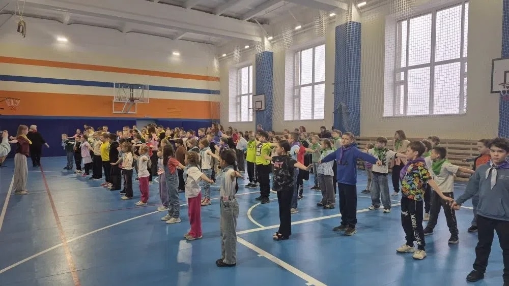 Уполномоченный по правам ребёнка в НАО Лиана Храпова посетила школьный летний лагерь