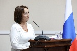 Детский омбудсмен Галина Гуляева выступила перед окружными парламентариями с докладом о деятельности за 2019 год Детский омбудсмен Галина Гуляева выступила перед окружными парламентариями с докладом о деятельности за 2019 год